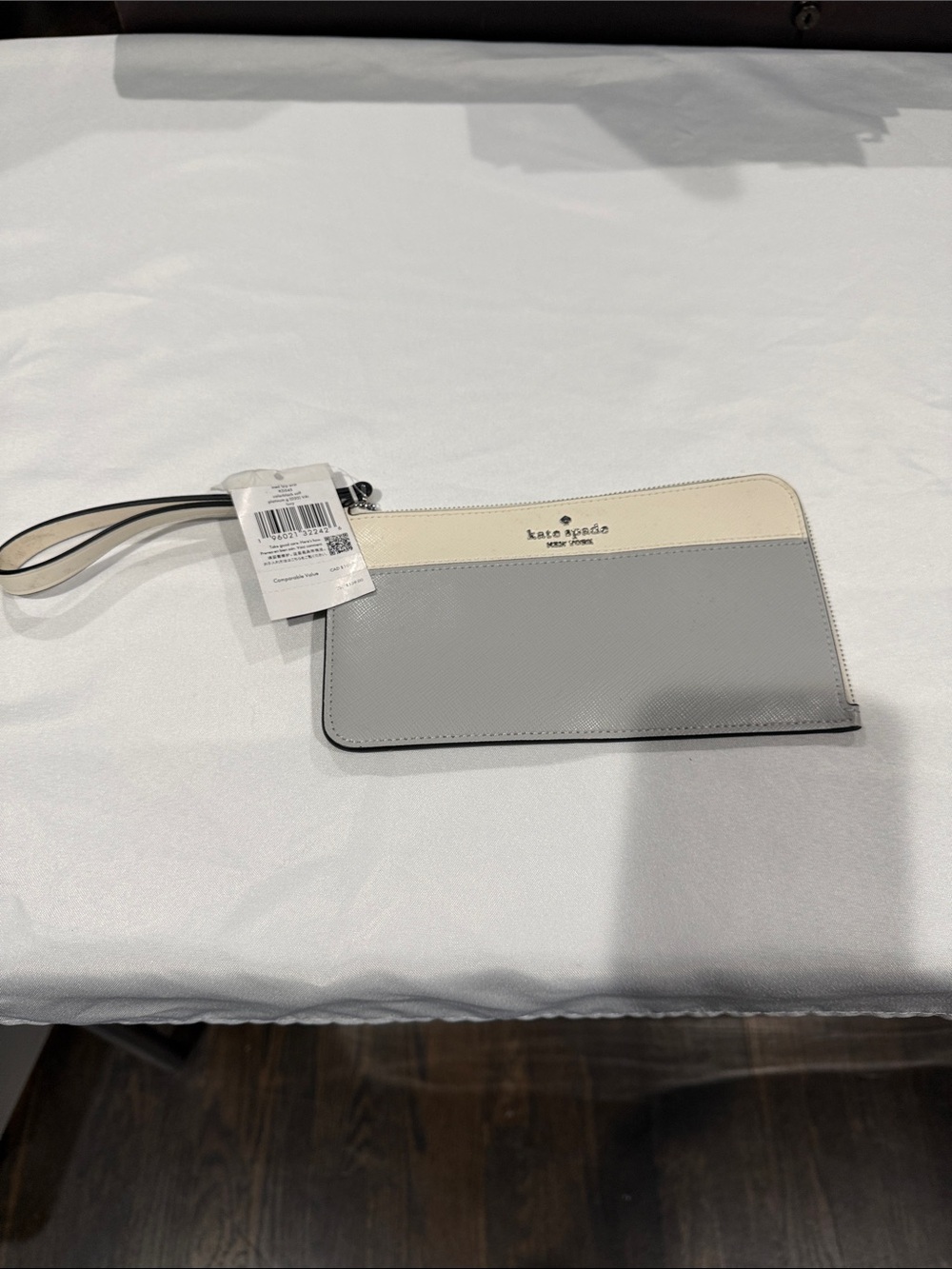 kate spade Two-Tone Wristlet in Cream and Light Gray